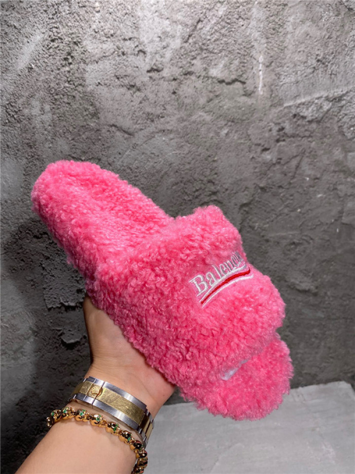 BLCG SLIPPERS