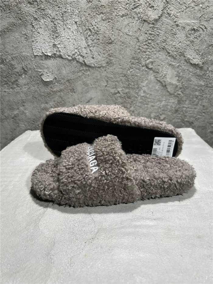 BLCG SLIPPERS