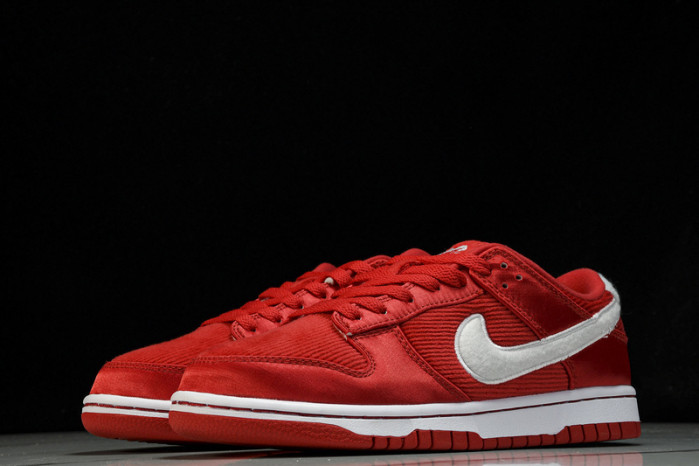 Nike Dunk Low GS “Valentine