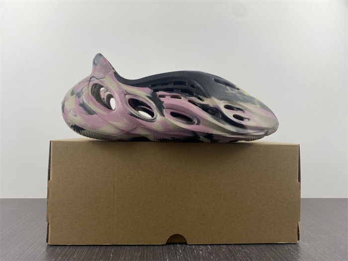 Yeezy Foam RNNR “MX CARDON" G9562