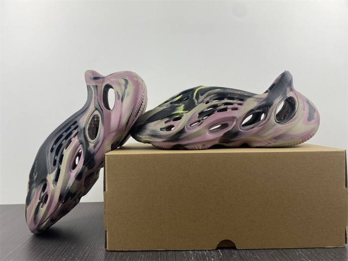 Yeezy Foam RNNR “MX CARDON" G9562