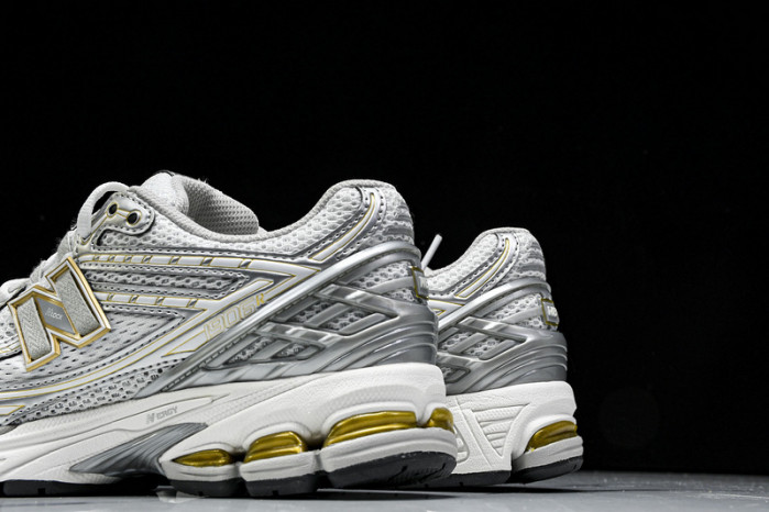 New Balance 1906R White Rain Cloud Silver Metallic M1906RI