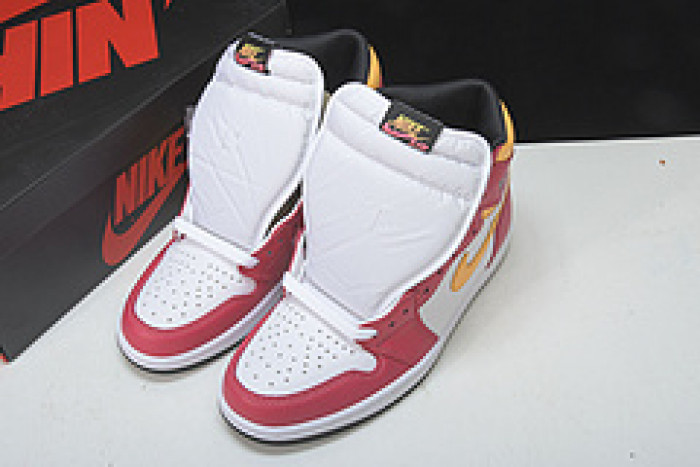 AIR Jordan 1 Retro High OG Light Fusion Red 555088-603