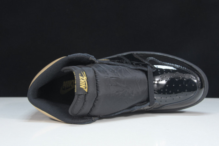 Air Jordan 1 Retro High Black Metallic Gold (2020) 555088-032