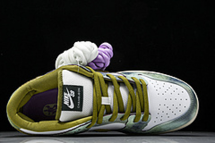 Nike SB Dunk Low Alexis Sablone Chameleon  HJ3386-300