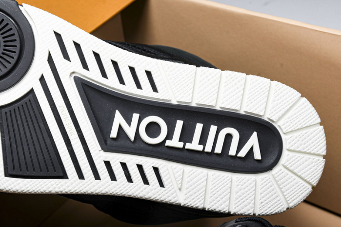 LV SNEAKER LOW  081501