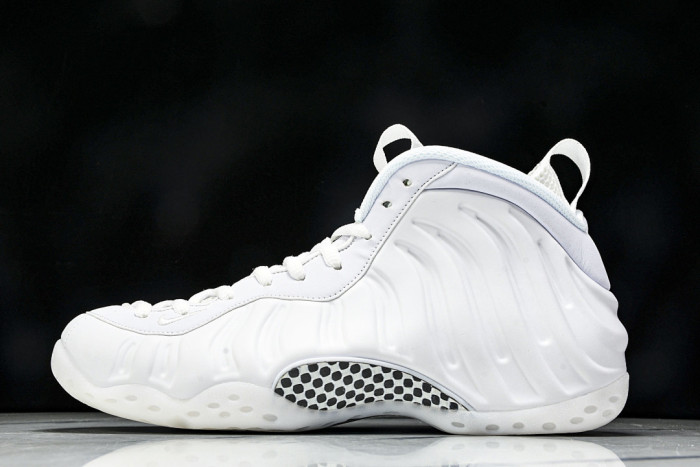 Nike Air Foamposite One “Triple White” HJ5195 100