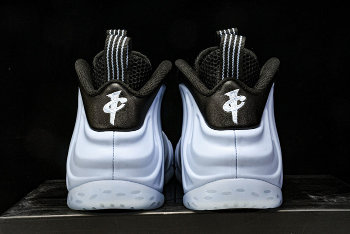 Nike Air Foamposite “Psychic Blue” HJ6014-400