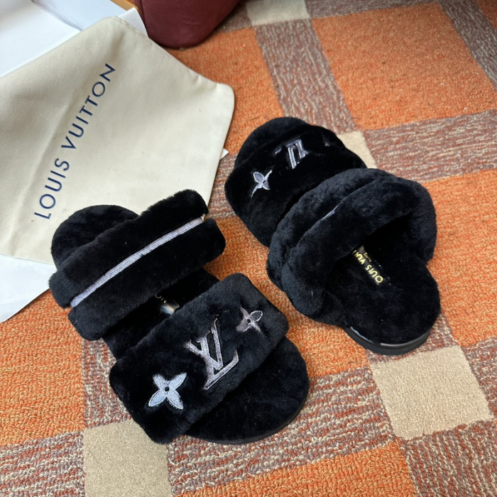 LV SLIPPERS