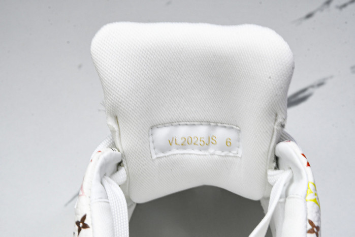 LV SNEAKER LOW FOR-LV233