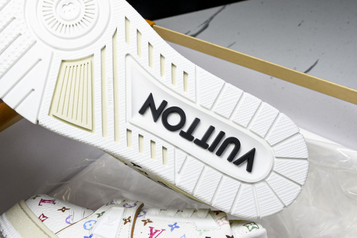 LV SNEAKER LOW FOR-LV233