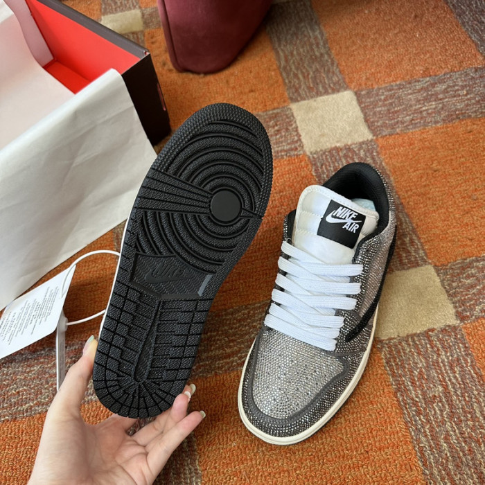 AIR JORDAN 1 RETRO  AJ-31