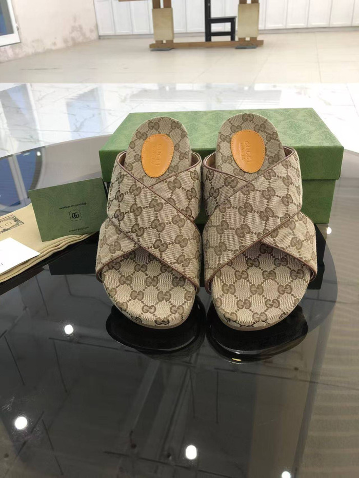 GUCC SLIPPERS