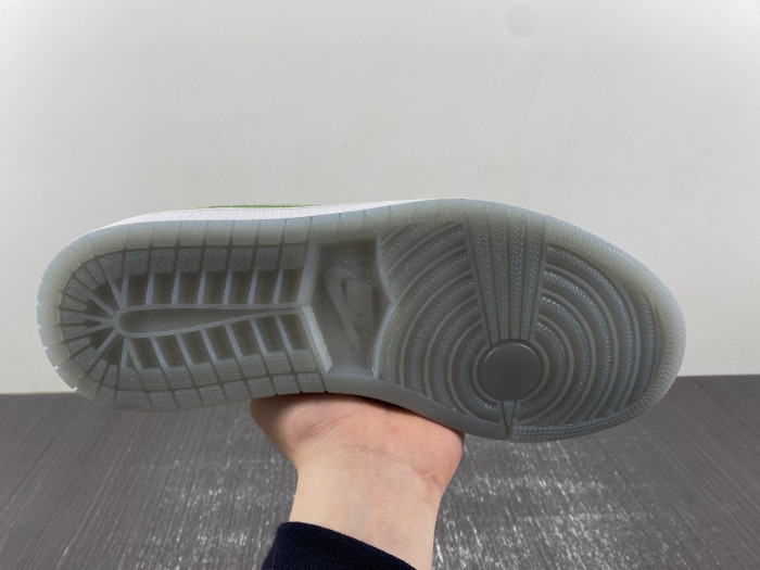 Air Jordan 1 Low OG “Year Of The Dragon”  FQ6593-100