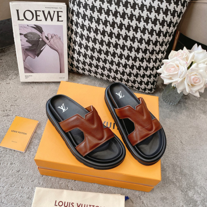 LV SLIPPERS