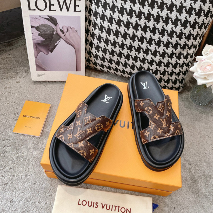 LV SLIPPERS