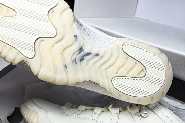 Air Jordan 11 “Pearl” AR0715-110