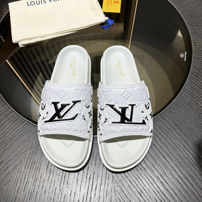 LV SLIPPERS