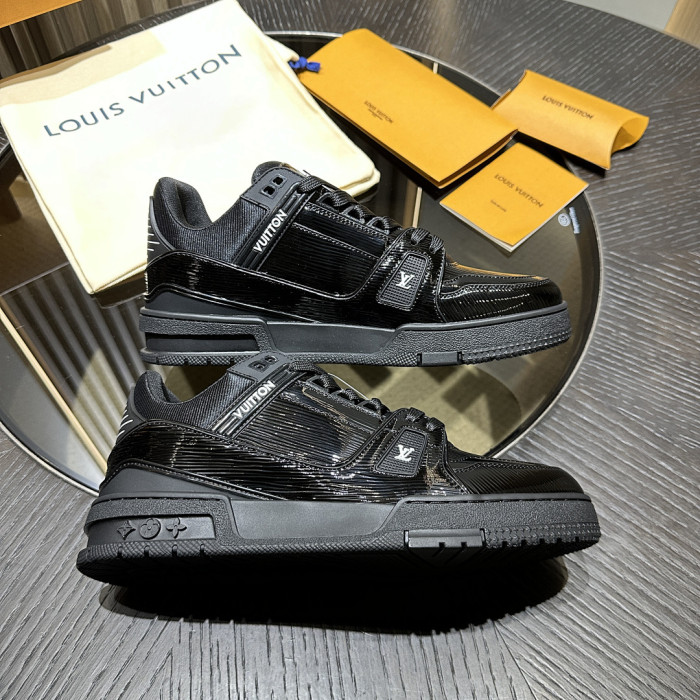 LV SNEAKER TRAINER FOR-LV427