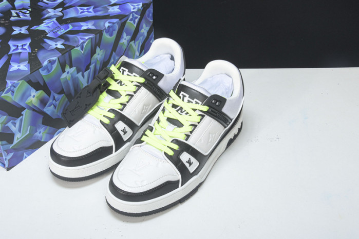 LV SNEAKER LOW YEE-004