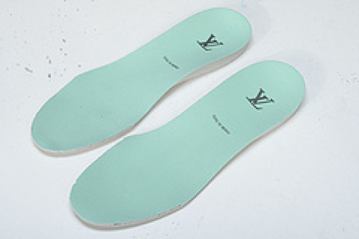 LV SNEAKER LOW YEE-008