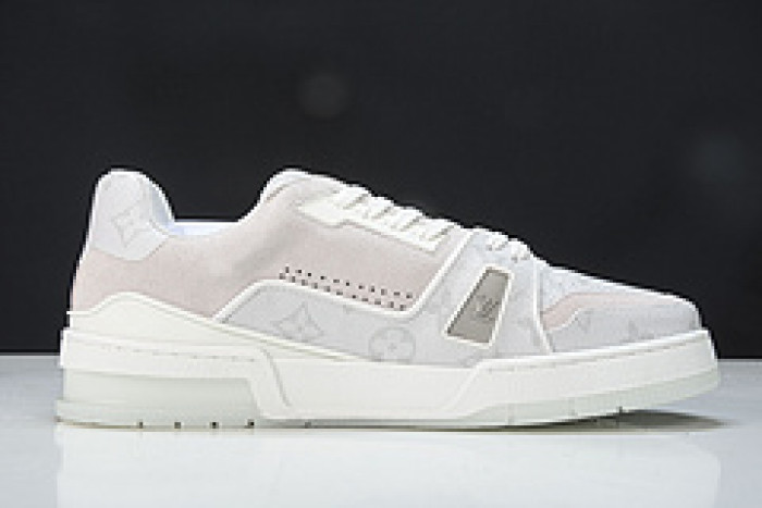 LV SNEAKER LOW YEE-011