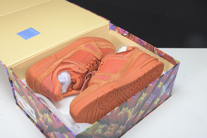 LV SNEAKER LOW YEE-012