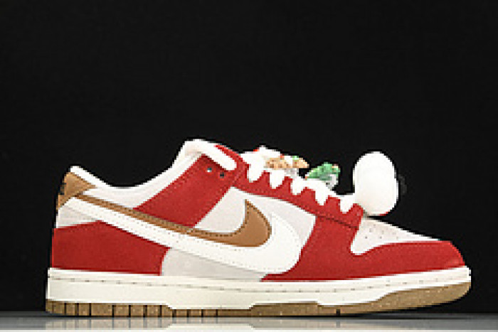 Nike Dunk Low se 85 Merry Christmas DO9457-112