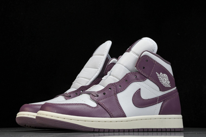 Air Jordan 1 Mid “Sky J Mauve”  BQ6472-050