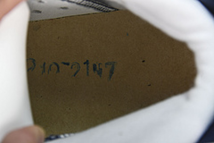 Air Jordan 6 “Midnight Navy”  CT8529-141