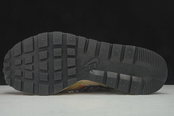 Sacai x Jean Paul Gaultier x Nk VaporWaffle DH9186-200