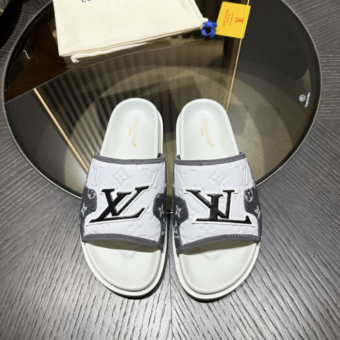 LV SLIPPERS