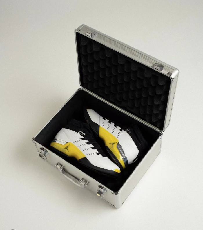 Air Jordan 17 Low “Lightning”  FJ0395-100