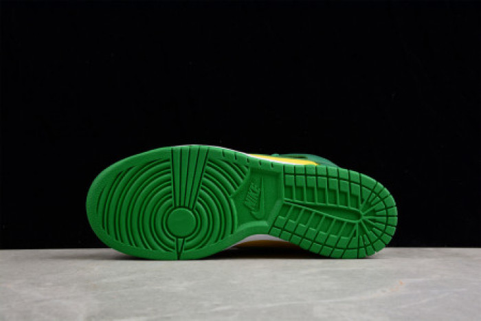 Supreme x Nike SB Dunk High DN3741-700