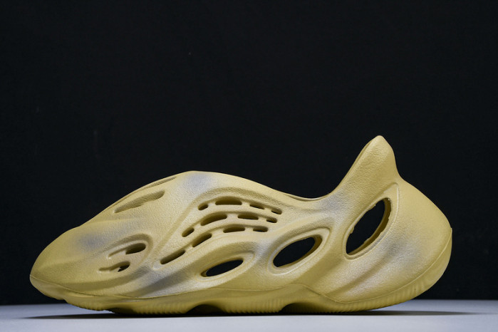 Yeezy Foam Runner  “Desert Sand” GV6843