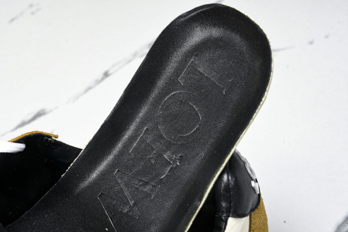 L*0ewe Ballet Runner  LW-FOR15