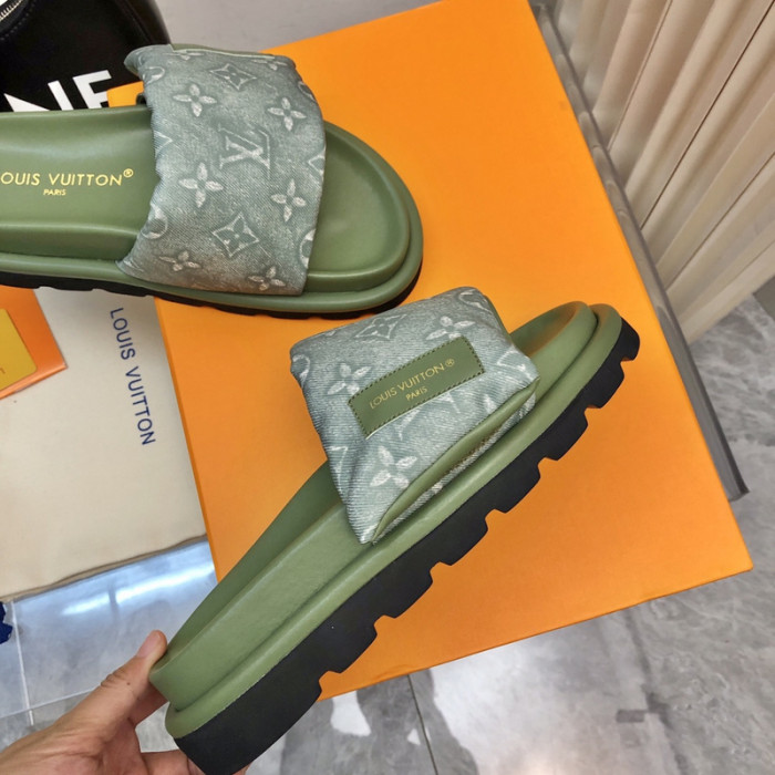 LV SLIPPERS