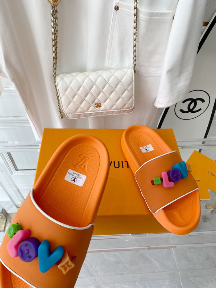 LV SLIPPERS