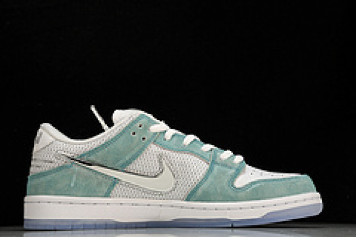 APRIL SKKATEBOARDS x nike SB Dunk Low  Turbo Green   FD2562-400
