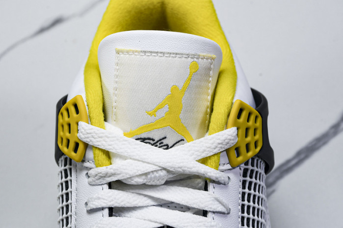 Air Jordan 4 WMNS “VividSulfur”  AQ9129-101