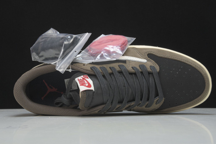 Travis Scott x Air Jordan 1 Low CQ4277-001