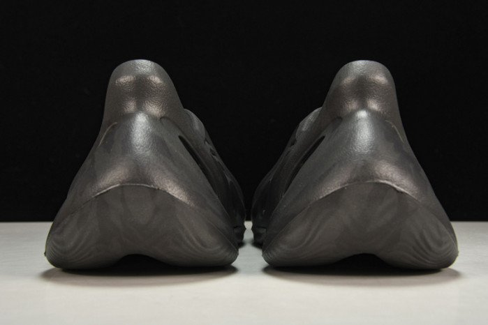 Adidas Yeezy Foam Runner “Onyx” HP8739