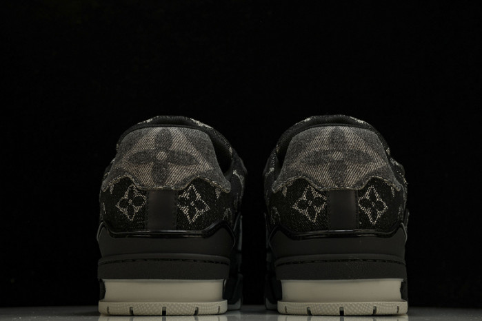 LV SNEAKER LOW  020401