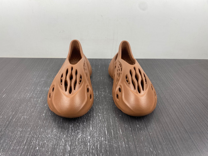 Yeezy Foam Runner  HP5335