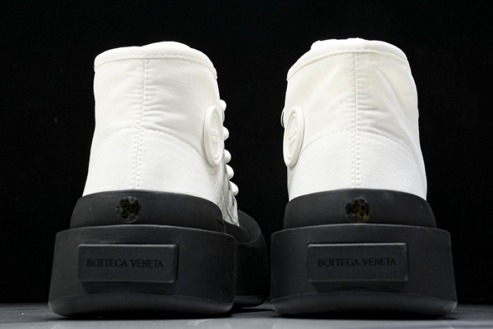 BOTTEGA VENETA  JUMBO SNEAKER