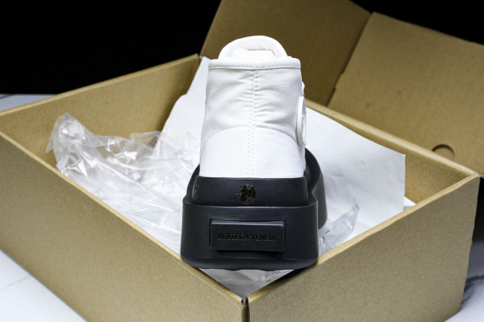 BOTTEGA VENETA  JUMBO SNEAKER