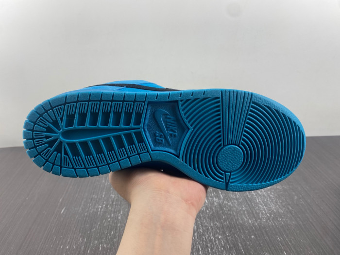 The Powerpuff Girls x Nike SB Dunk Low “Buttercup”  FZ8319-300