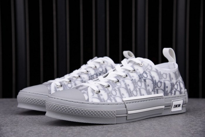 D10R B23 Sneakers Low Top