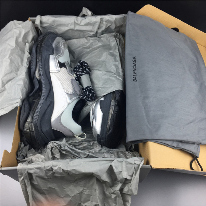 BLCG TRIPLE TRAINER ‘GRAY SILVER‘ 541624 W09E1 7320