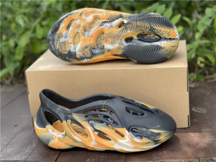 Adidas Yeezy Foam RNNR MXT Moon